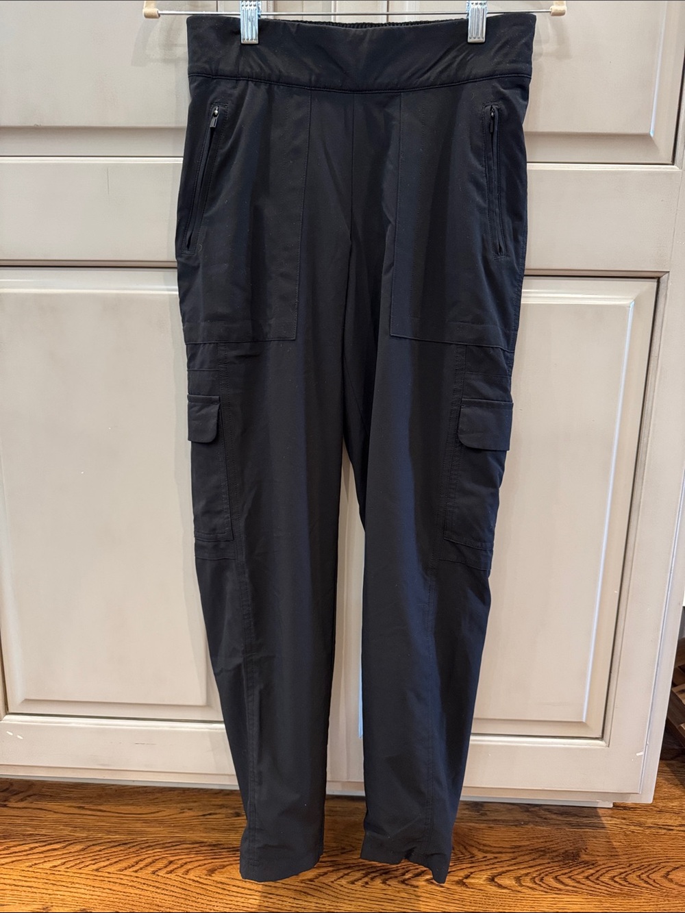 Athleta lined Black Chelsea Cargo Joggers
